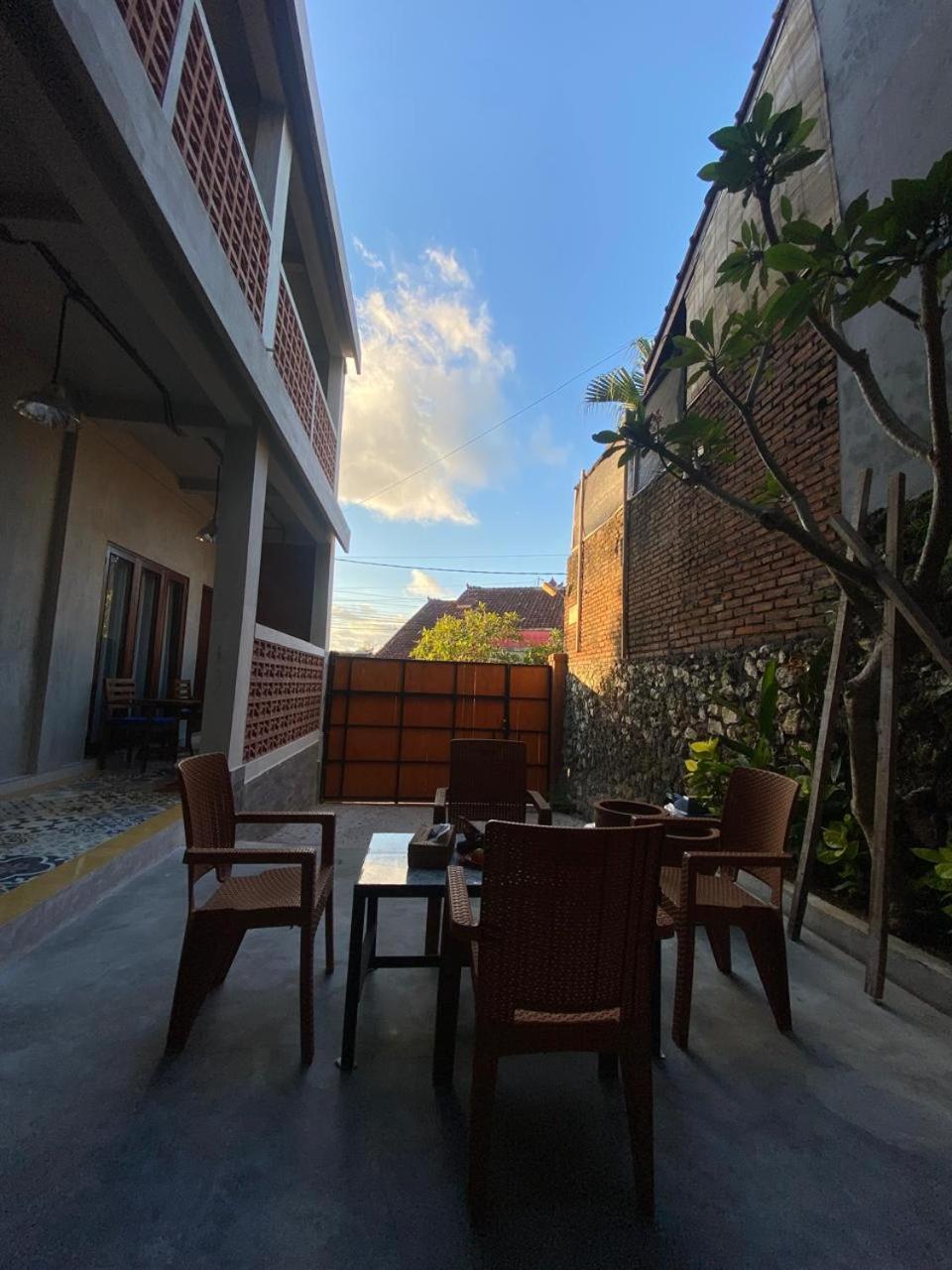 Br Bed N Bfast Bed & Breakfast Uluwatu  Exterior photo
